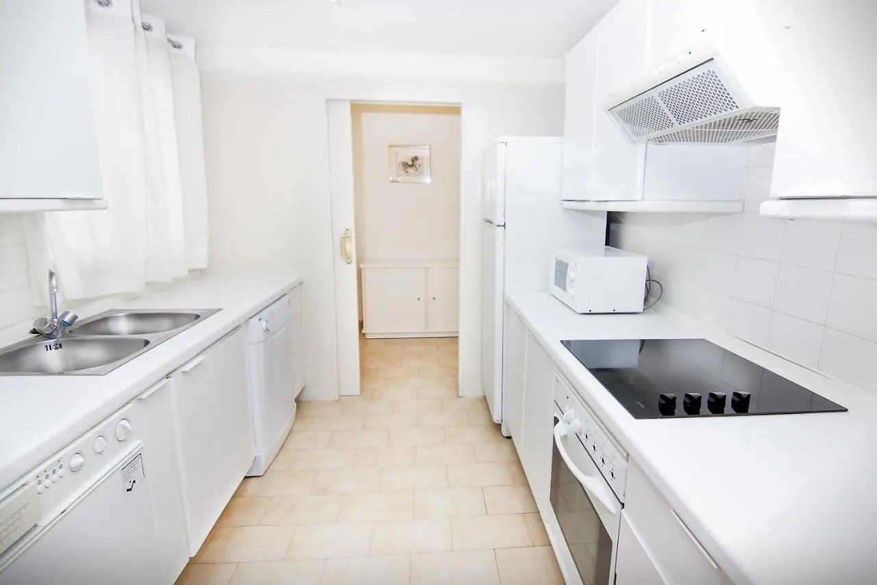 Park Plaza Suites Apartamentos マルベーリャ 4*,  スペイン