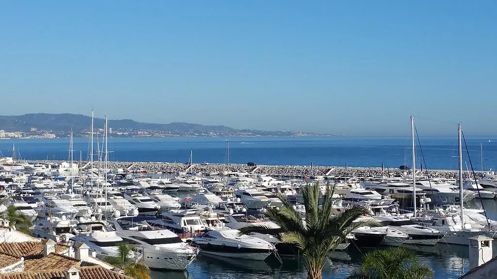 Park Plaza Suites Apartamentos マルベーリャ 4*,  スペイン