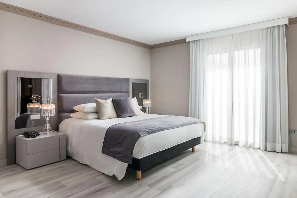 Aparthotel Park Plaza Suites Apartamentos Marbella