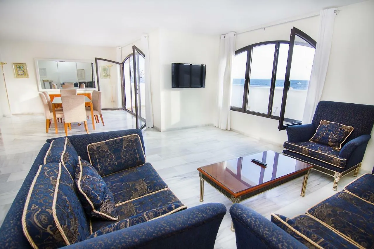 Park Plaza Suites Apartamentos Marbella 4*,