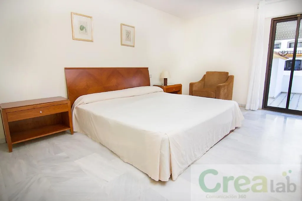 Park Plaza Suites Apartamentos 마르베야 아파트호텔