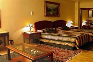 아파트호텔 Park Plaza Suites Apartamentos 마르베야