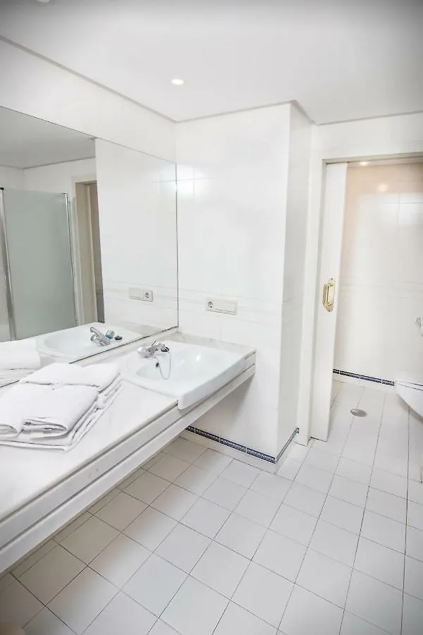Park Plaza Suites Apartamentos 마르베야 4*,